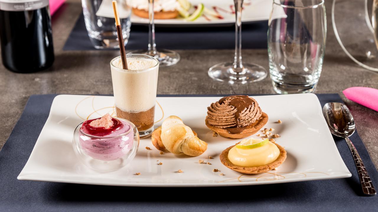 Hotel Restaurant L'Evidence Neufchâteau Eksteriør bilde